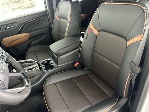 New 2026 GMC Canyon AT4 w/ AT4 Premium Package AWD/4WD image 21