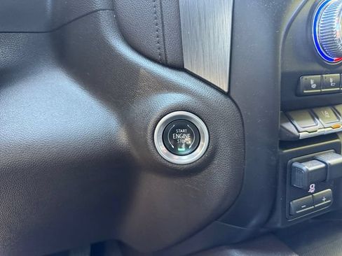 Used 2023 GMC Sierra 2500 Denali w/ Denali Ultimate Package AWD/4WD image 18