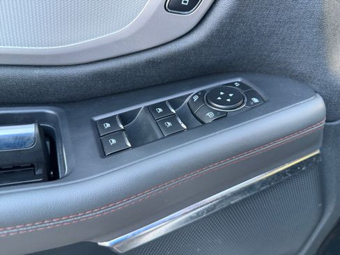Used 2025 Ford Expedition Active AWD/4WD image 17