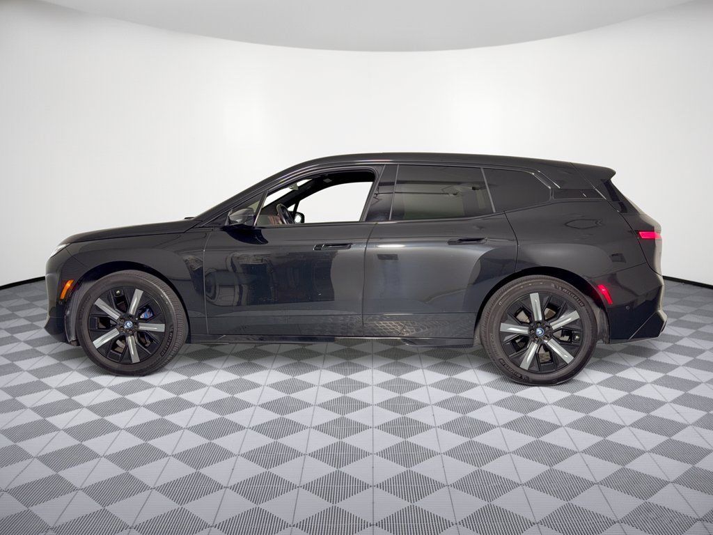 Certified 2024 BMW iX xDrive50 w/ Premium Package AWD/4WD image 2