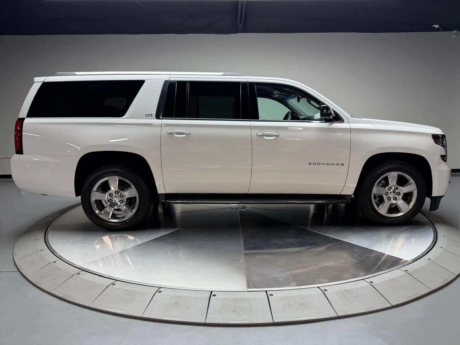 Used 2016 Chevrolet Suburban LTZ AWD/4WD image 6