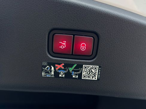 Used 2024 Mercedes-Benz CLE 450 4MATIC Coupe image 61