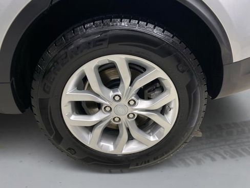 Used 2019 Land Rover Discovery SE AWD/4WD image 18