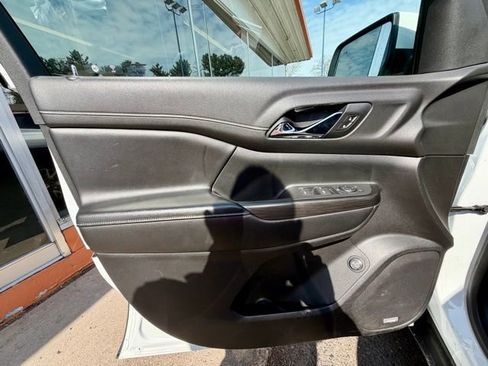 Used 2020 GMC Acadia SLT image 25
