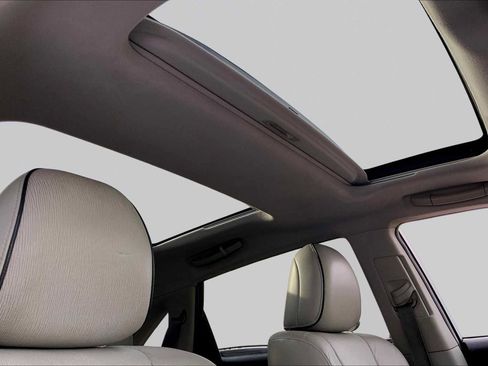 Used 2010 Toyota Venza FWD image 18