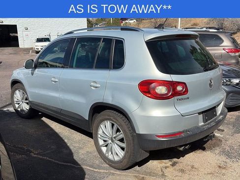 Used 2010 Volkswagen Tiguan SEL FWD image 2