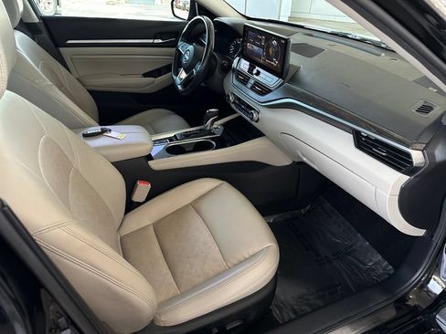 Used 2023 Nissan Altima 2.5 SL FWD image 16