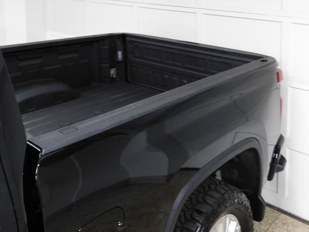 Used 2021 Chevrolet Silverado 2500 High Country w/ Z71 Off-Road Package AWD/4WD image 21