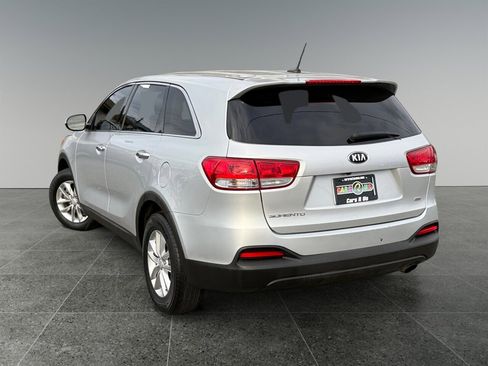 Used 2018 Kia Sorento L FWD image 3