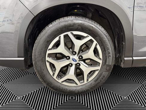 Used 2021 Subaru Forester Premium image 14