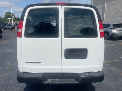 Used 2021 Chevrolet Express 2500 w/ Driver Convenience Package RWD image 5