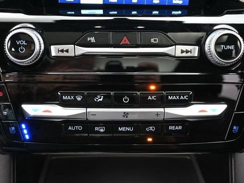 Certified 2023 Ford Explorer Limited w/ Limited Technology Package AWD/4WD image 22