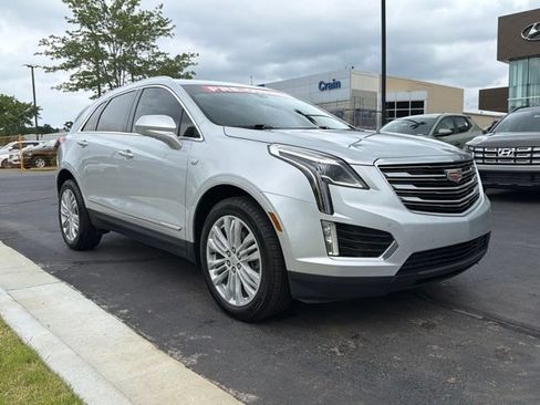 Used 2018 Cadillac XT5 Premium Luxury FWD image 2