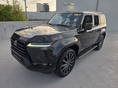 Used 2024 Lexus GX 550 image 1