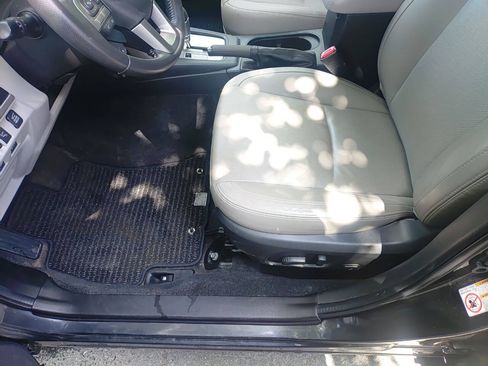 Used 2017 Subaru Forester 2.5i Limited AWD/4WD image 11