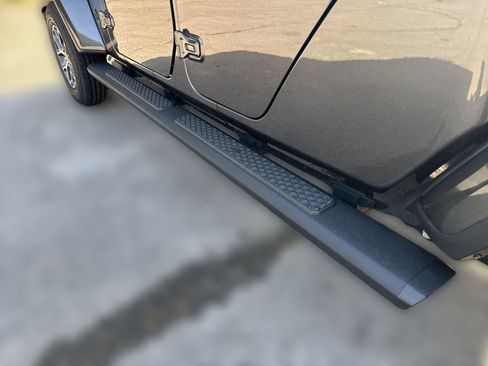 New 2025 Jeep Gladiator Sport image 19