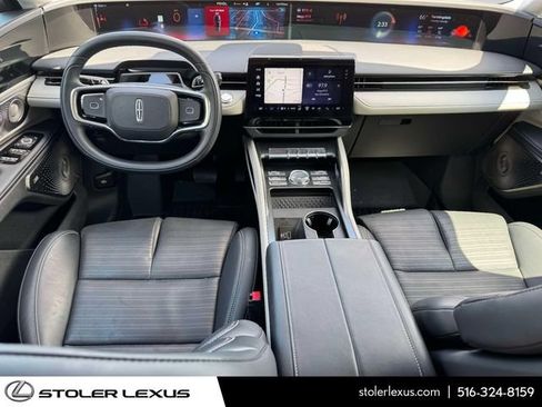 Used 2025 Lincoln Nautilus Reserve AWD/4WD image 18