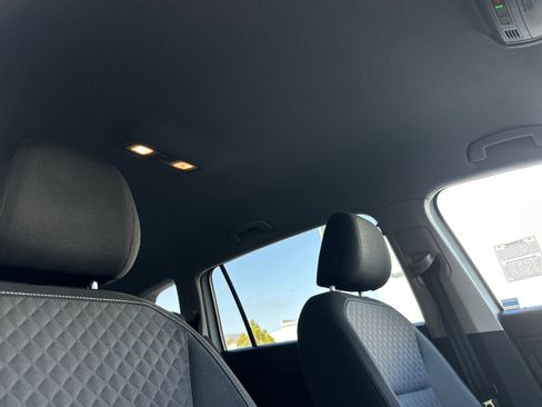 Used 2021 Volkswagen Tiguan S image 18