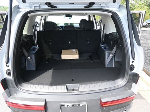 New 2026 Hyundai Santa Fe SE image 17