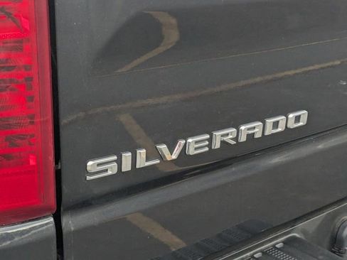 Used 2022 Chevrolet Silverado 1500 LT image 11