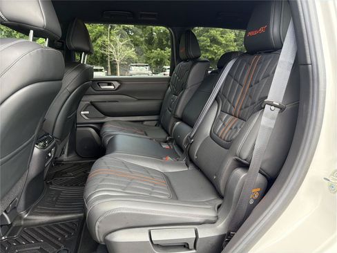 Used 2025 Nissan Armada PRO-4X AWD/4WD image 20