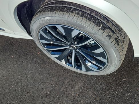 New 2026 Volvo XC90 T8 Ultra w/ Protection Package Premier image 7