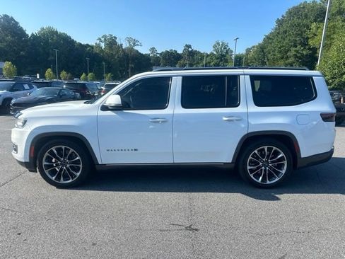 Used 2022 Jeep Wagoneer Series III w/ Premium Group I AWD/4WD image 6