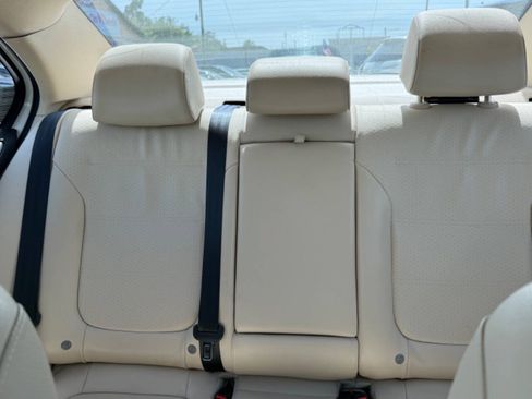 Used 2013 Volkswagen Jetta SE FWD image 35