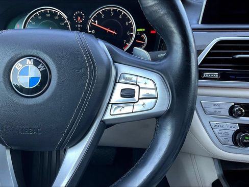 Used 2017 BMW 740i RWD image 12