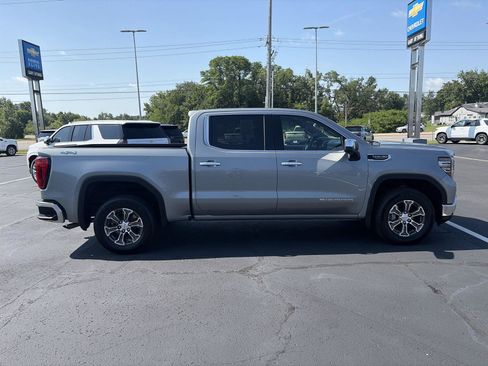 Used 2026 GMC Sierra 1500 SLT AWD/4WD image 2