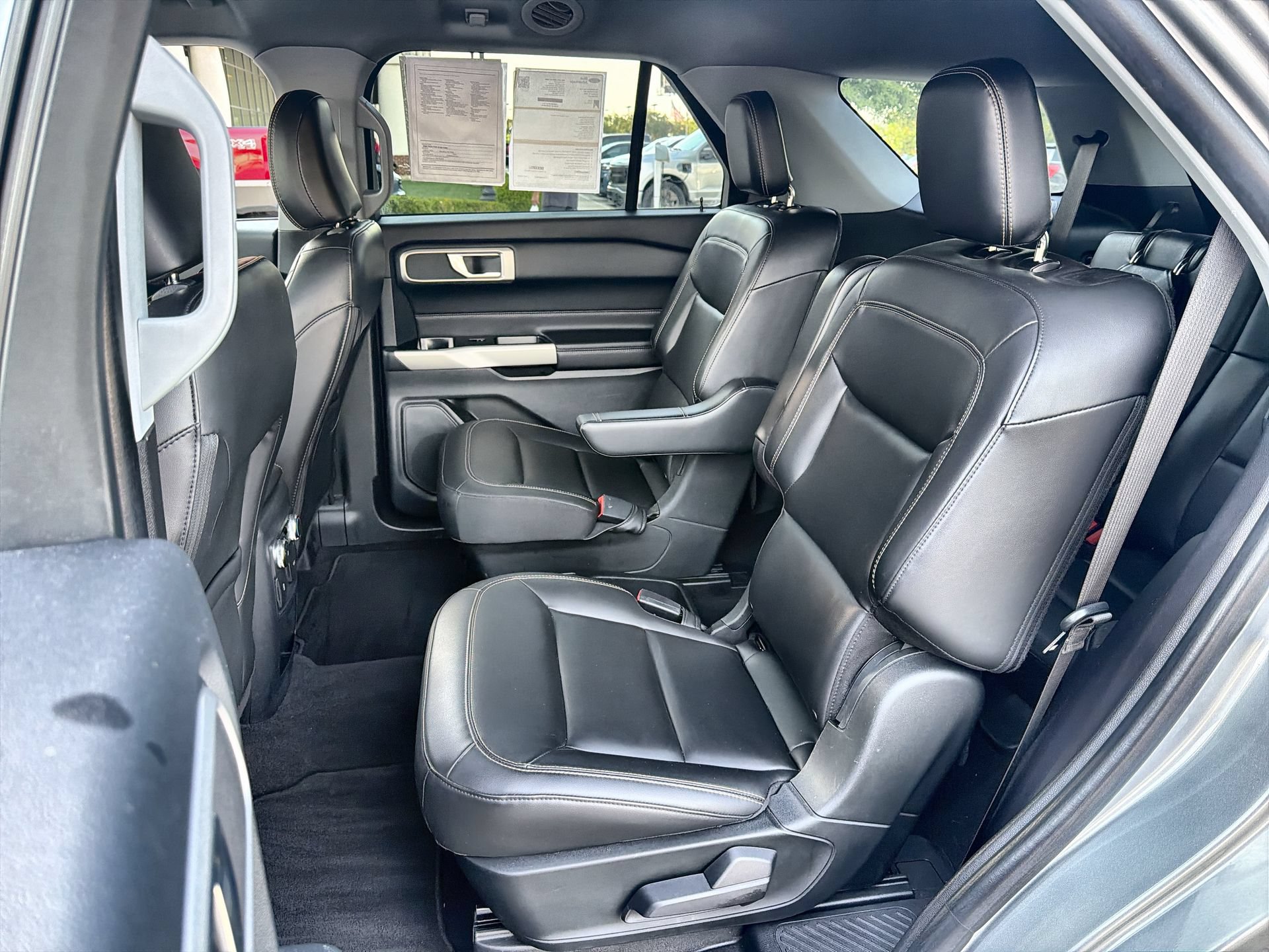 Certified 2021 Ford Explorer XLT w/ Equipment Group 202A RWD image 22