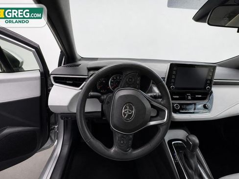 Used 2022 Toyota Corolla SE w/ SE Preferred Package FWD image 11