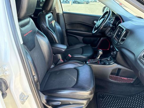 Used 2018 Jeep Compass Trailhawk w/ Cold Weather Group AWD/4WD image 18