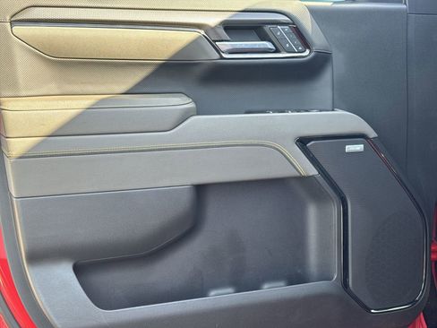 Used 2022 Chevrolet Silverado 1500 ZR2 w/ Technology Package image 14