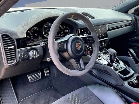 Certified 2022 Porsche Cayenne Turbo GT AWD/4WD image 4