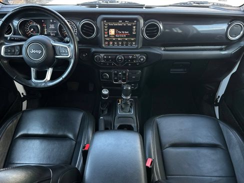Used 2022 Jeep Wrangler Unlimited Sahara AWD/4WD image 13