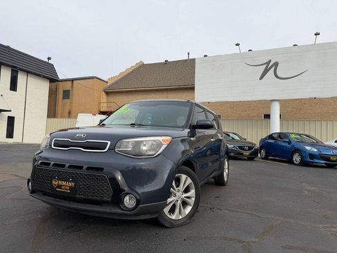 Used 2016 Kia Soul + FWD image 6