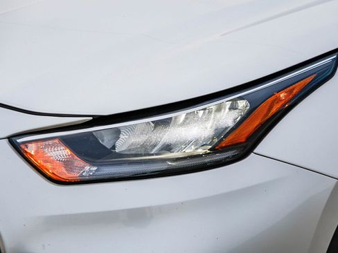 Used 2020 Toyota Highlander XLE image 7