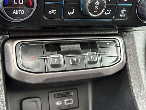Used 2023 GMC Acadia AT4 w/ Technology Package AWD/4WD image 21