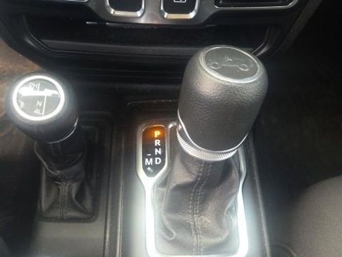Used 2019 Jeep Wrangler Sport AWD/4WD image 6