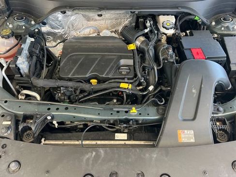 Used 2025 Chevrolet Trax LT FWD image 23