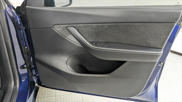 Used 2021 Tesla Model Y Long Range AWD/4WD image 24