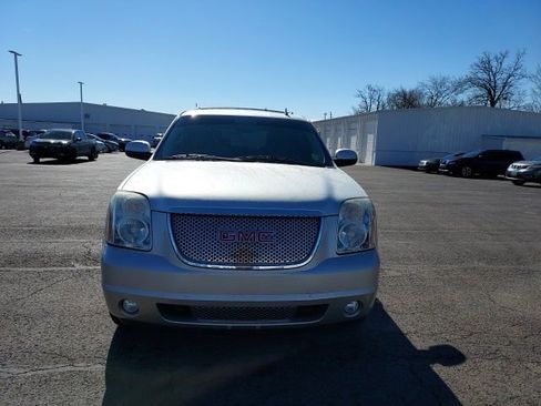 Used 2011 GMC Yukon Denali image 12