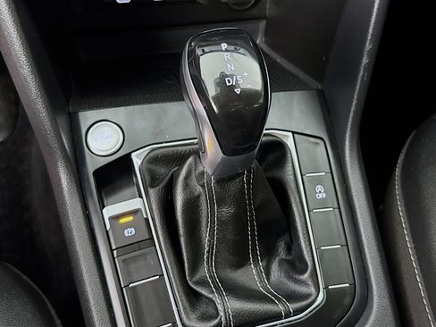 Used 2022 Volkswagen Taos SE image 19