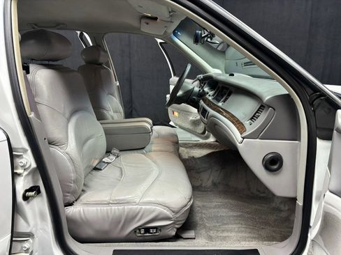 Used 1997 Lincoln Town Car Signature image 33