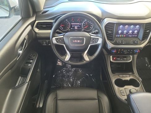 Used 2023 GMC Acadia SLT image 16