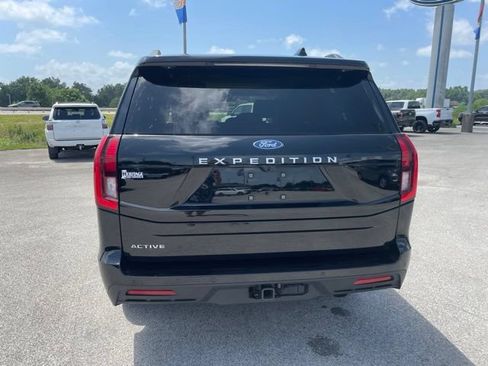 Used 2025 Ford Expedition Active AWD/4WD image 10