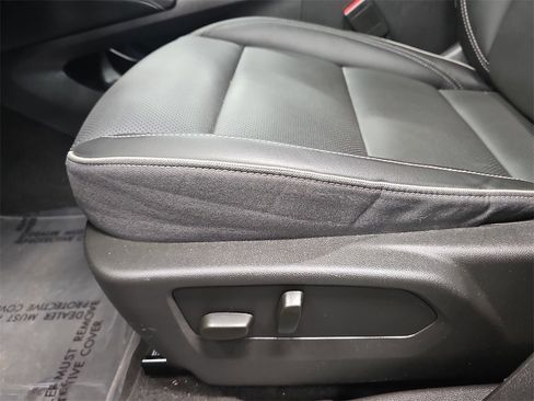 Used 2023 Buick Envision Essence image 28