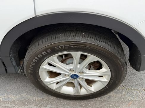 Used 2019 Ford Escape SE FWD image 32