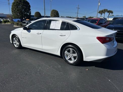 Used 2022 Chevrolet Malibu LS image 4